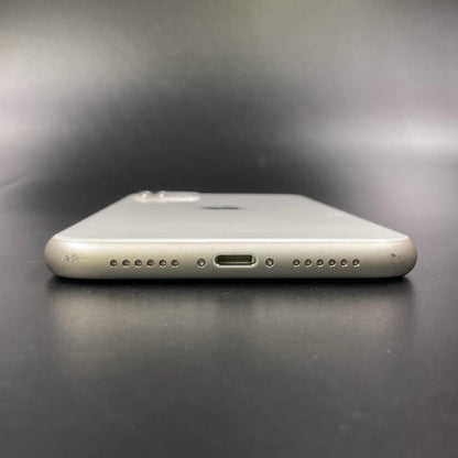 【全額返金保証】【最速発送】Apple iPhone iPhone 11 64GB ホワイト docomo 白ロム 動作確認済 76%