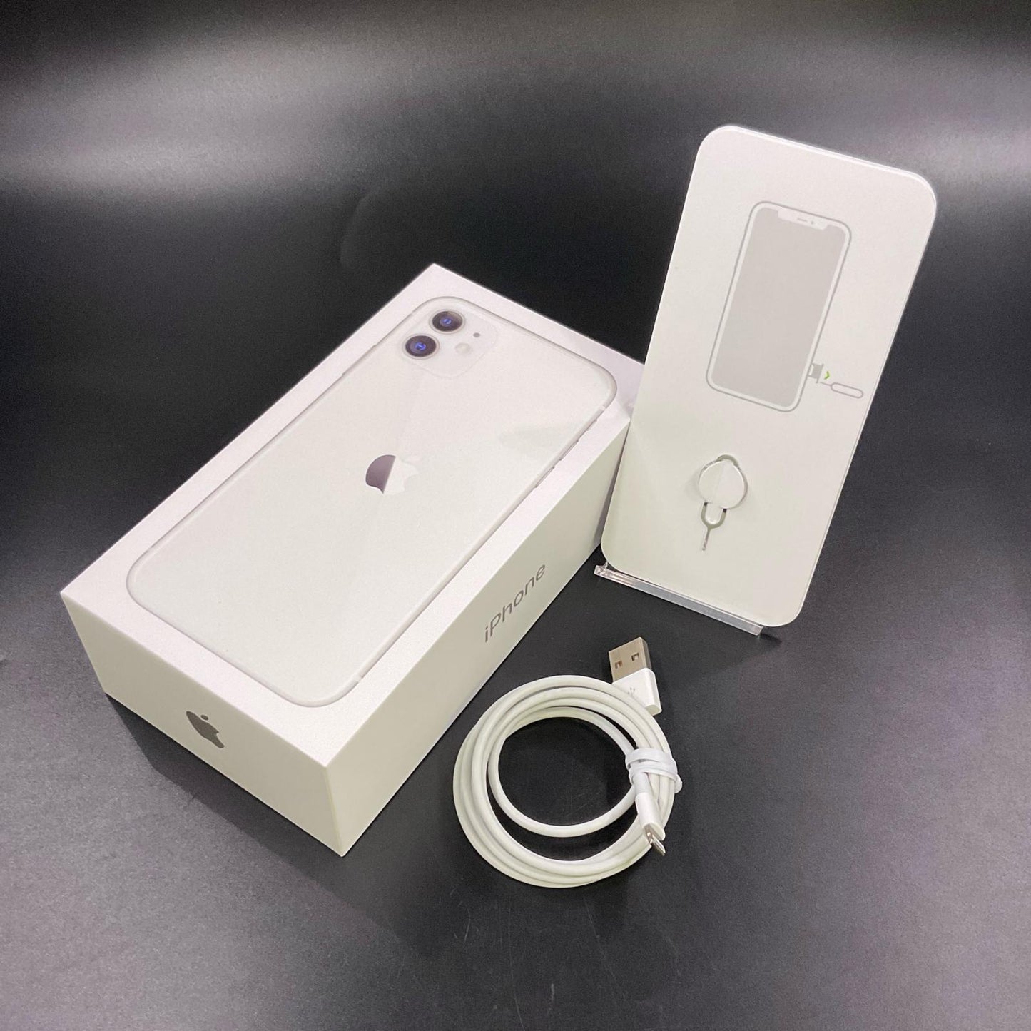 【全額返金保証】【最速発送】Apple iPhone iPhone 11 64GB ホワイト docomo 白ロム 動作確認済 76%