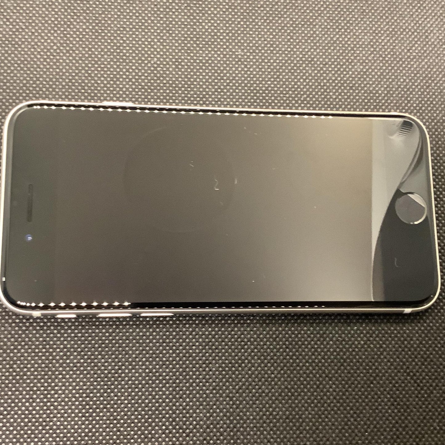 【全額返金保証】【最速発送】Apple iPhone iPhone SE（第3世代） 64GB スターライト au SIMフリー 動作確認済 78%