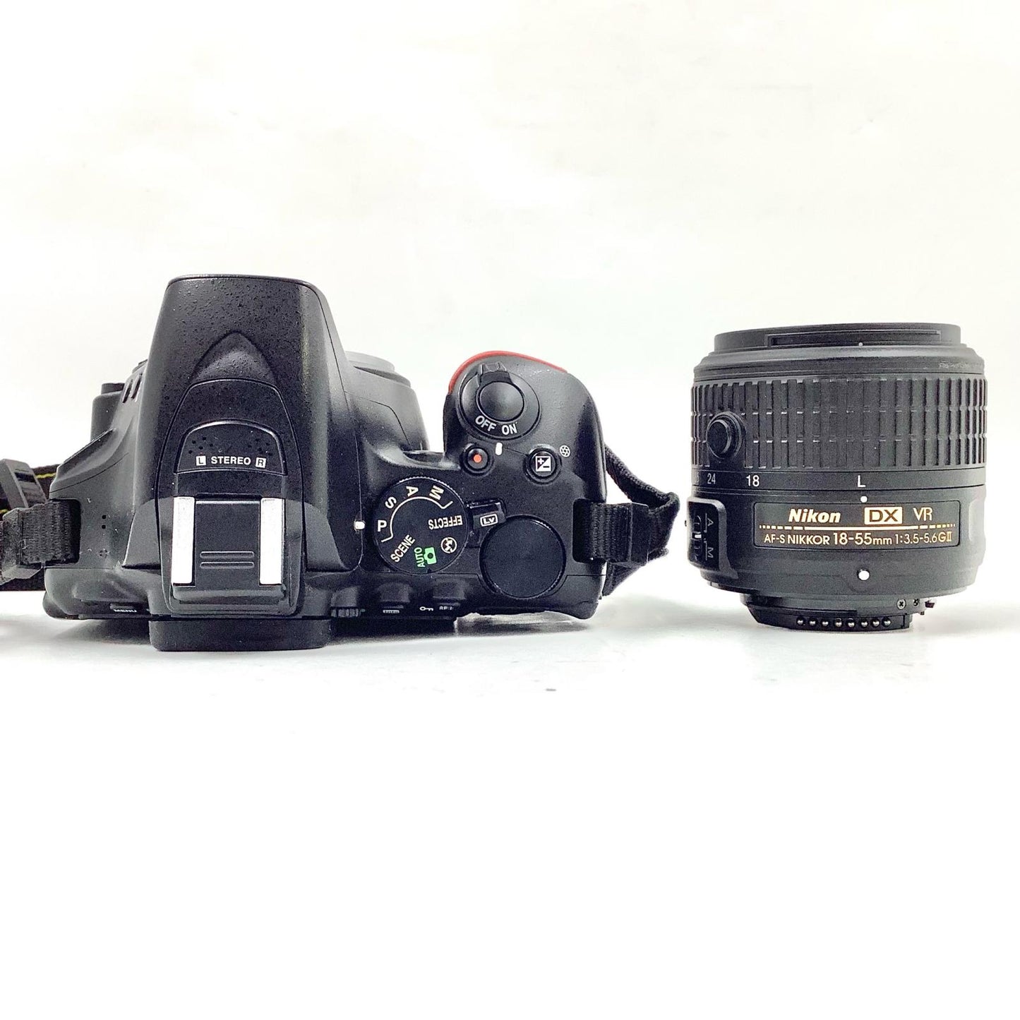 【全額返金保証】【最速発送】Nikon デジタル一眼 D5500 18-55 VR II レンズキット [ブラック] 動作確認済