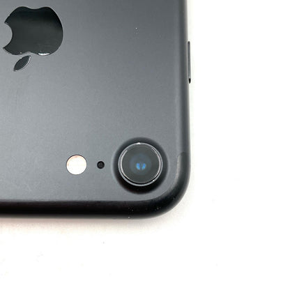 【全額返金保証】【最速発送】Apple iPhone iPhone 7 32GB ブラック au 白ロム 動作確認済 87%