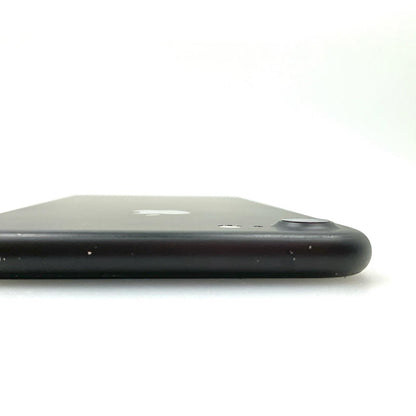 【全額返金保証】【最速発送】Apple iPhone iPhone 7 32GB ブラック au 白ロム 動作確認済 87%
