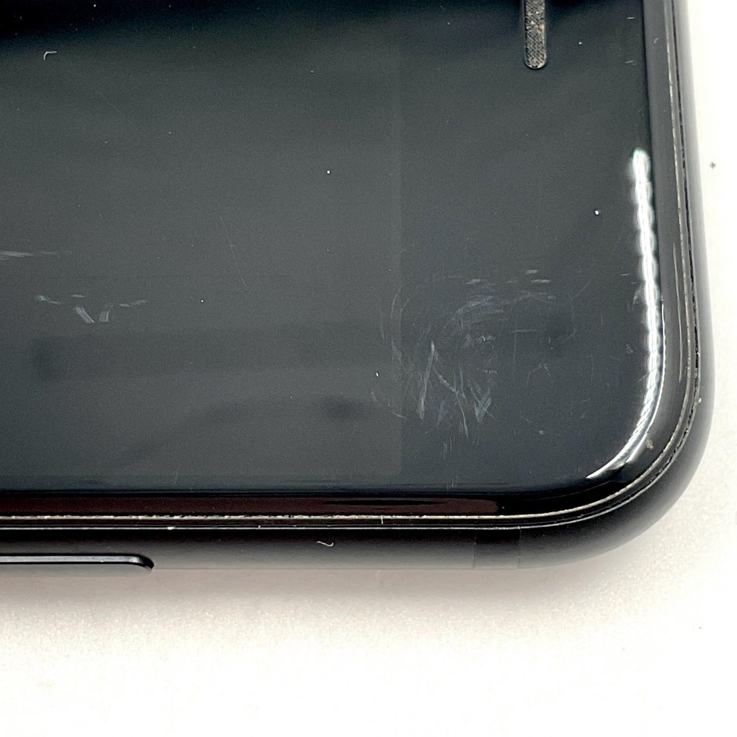 【全額返金保証】【最速発送】Apple iPhone iPhone 7 32GB ブラック au 白ロム 動作確認済 87%