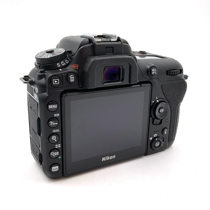 【全額返金保証】【最速発送】Nikon デジタル一眼 D7500 ボディ ブラック 美品 動作確認済