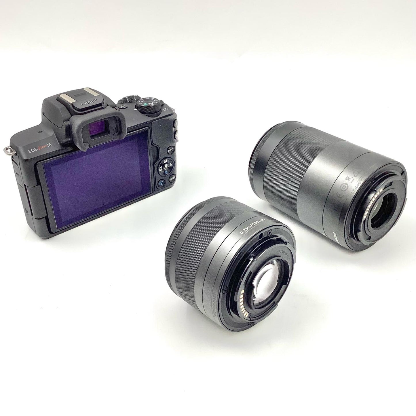【全額返金保証】【最速発送】Canon デジタル一眼 EOS Kiss M ダブルズームキット ブラック 超美品 動作確認済