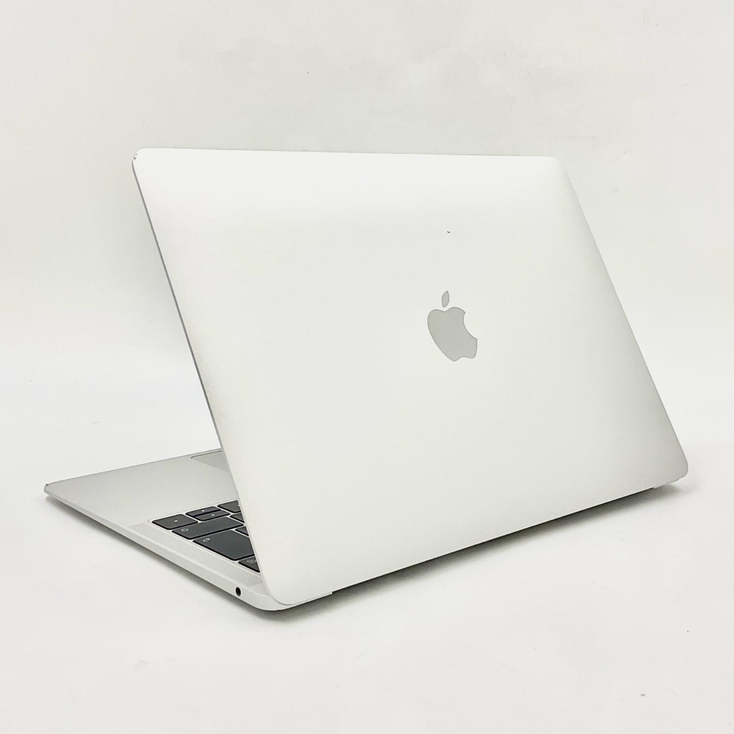 【最速発送】Apple MacBook Air 13.3インチ 2019 1.6 GHz Intel Core i5 8GB SSD 256GB シルバー 78.8%【難有】