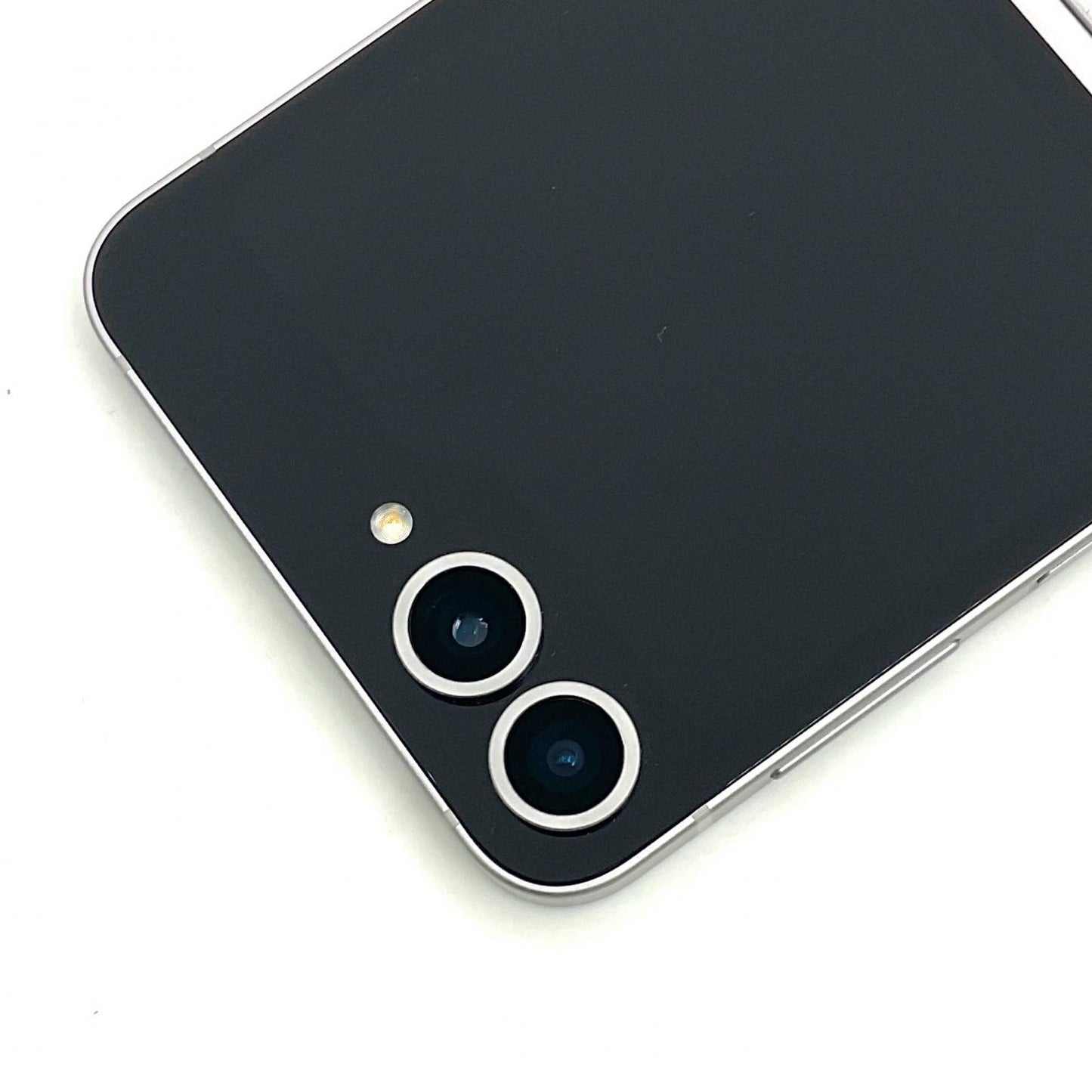 【最速発送】SAMSUNG Galaxy Galaxy Z Flip6 256GB シルバーシャドウ SIMフリー SM-F741N 白ロム【難有】