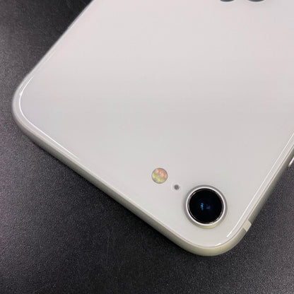 【全額返金保証】【最速発送】Apple iPhone iPhone SE（第2世代） 64GB ホワイト au 白ロム 動作確認済 81%