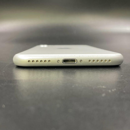 【全額返金保証】【最速発送】Apple iPhone iPhone SE（第2世代） 64GB ホワイト au 白ロム 動作確認済 81%