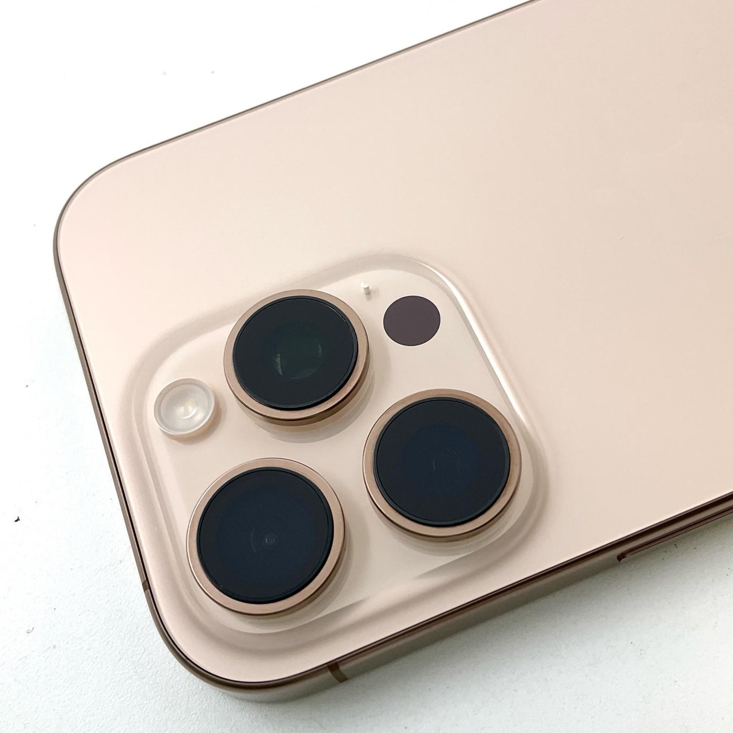 【全額返金保証】【最速発送】Apple iPhone iPhone 16 Pro 128GB デザートチタニウム au 白ロム 超美品 動作確認済 100%