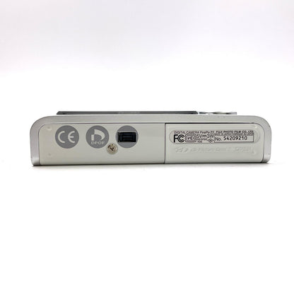 【全額返金保証】【最速発送】FUJIFILM コンパクトデジタルカメラ FinePix Z2 ホワイト 動作確認済