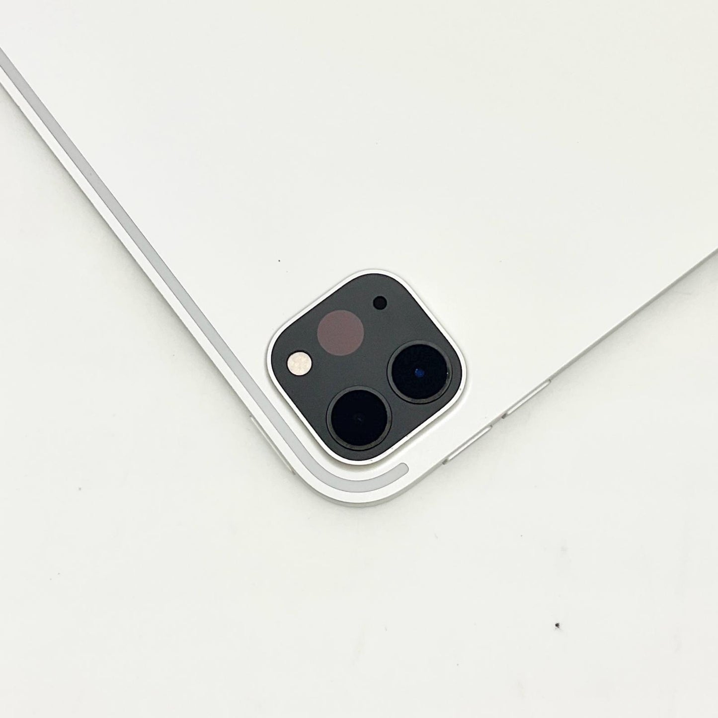 【全額返金保証】【最速発送】Apple iPad iPad Pro 11インチ 第3世代 128GB シルバー Wi-Fi 美品 動作確認済