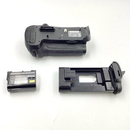 【全額返金保証】【最速発送】Nikon MB-D12 マルチパワーバッテリーパック 動作確認済
