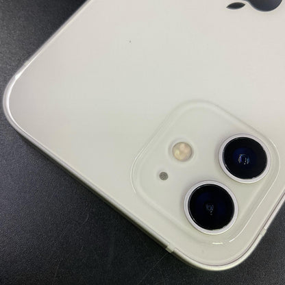 【全額返金保証】【最速発送】Apple iPhone iPhone 12 64GB ホワイト docomo 白ロム 美品 動作確認済 83%