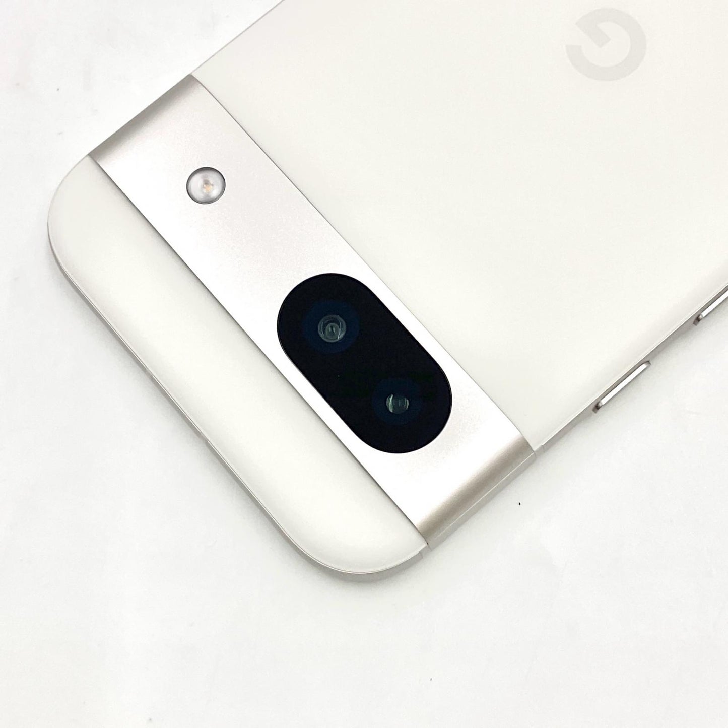【全額返金保証】【最速発送】Google Pixel 8a 128GB Porcelain au G576D 白ロム 超美品 動作確認済