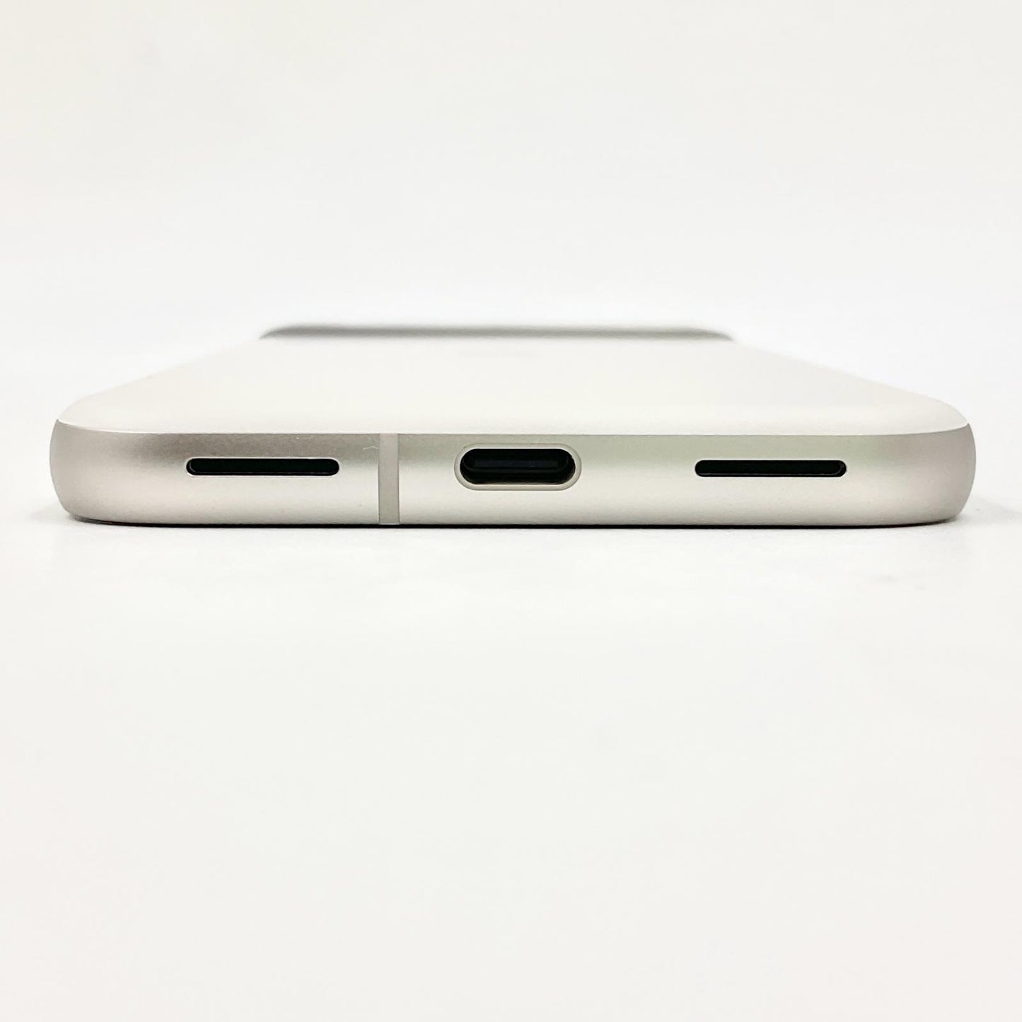 【全額返金保証】【最速発送】Google Pixel 8a 128GB Porcelain au G576D 白ロム 超美品 動作確認済