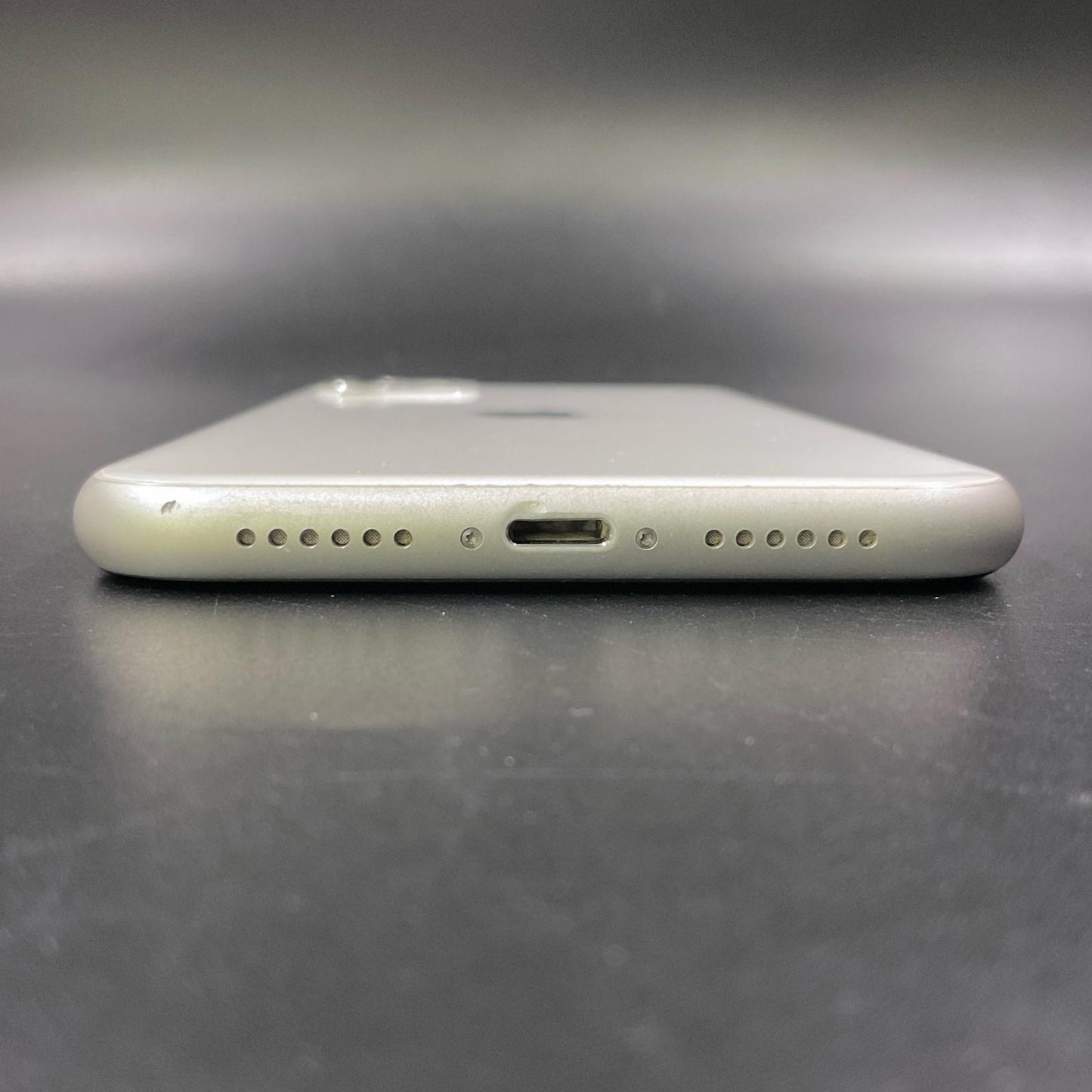 【全額返金保証】【最速発送】Apple iPhone iPhone 11 128GB ホワイト SIMフリー 白ロム 動作確認済 72%