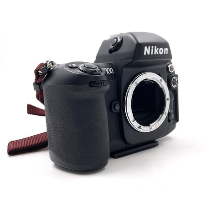 【全額返金保証】【最速発送】Nikon F100 ブラック ボディ MF-29 データバック付 動作確認済