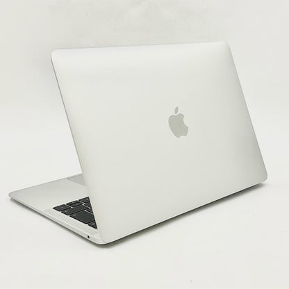 【全額返金保証】【最速発送】Apple MacBook Air 13.3インチ 2018 1.6 GHz Intel Core i5 8GB SSD 256GB シルバー 88.6% 動作確認済