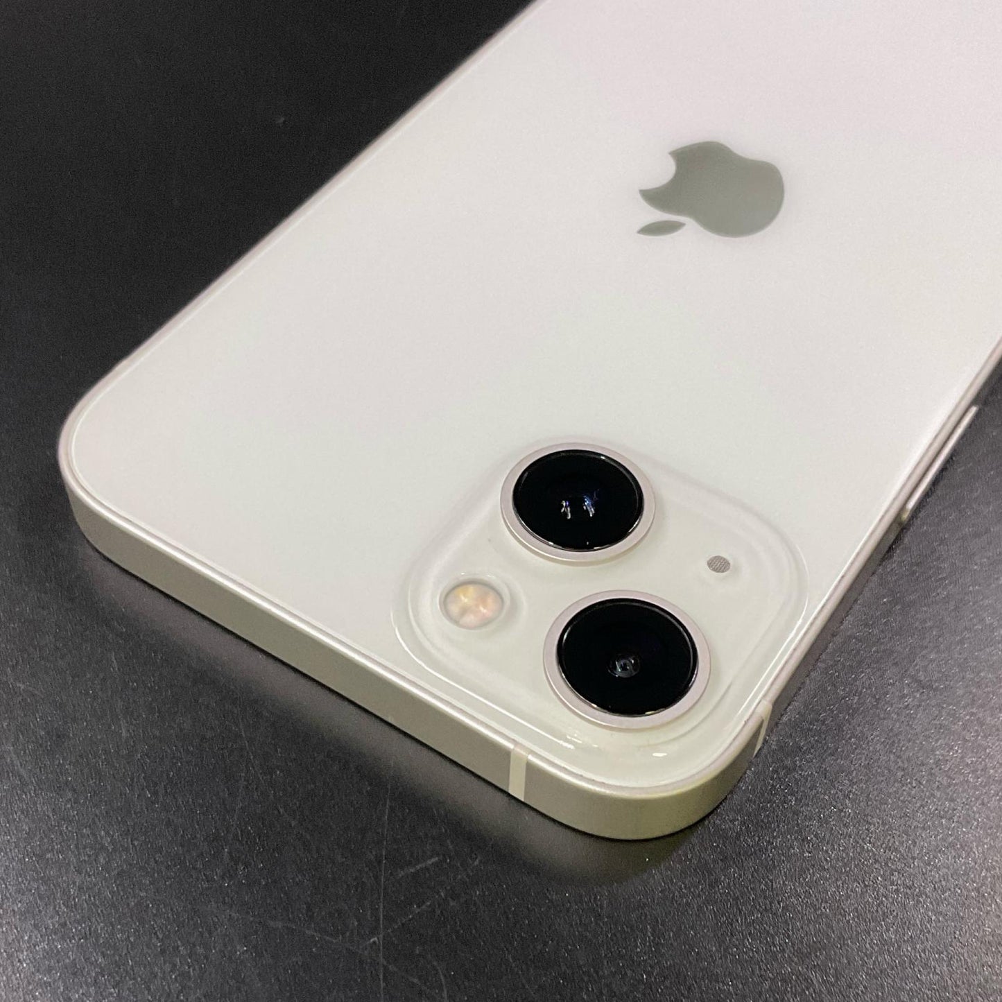 【全額返金保証】【最速発送】Apple iPhone iPhone 13 128GB スターライト docomo SIMフリー 動作確認済 81%