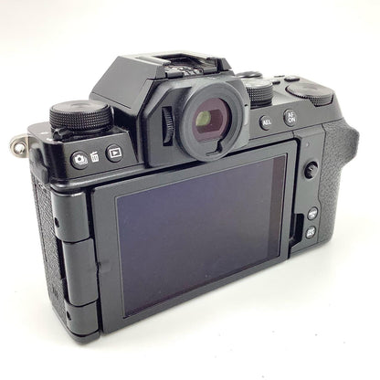 【全額返金保証】【最速発送】FUJIFILM デジタル一眼 X-S10 ボディ ブラック 超美品 動作確認済