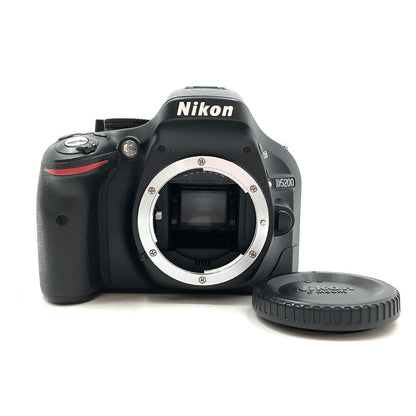 【全額返金保証】【最速発送】Nikon デジタル一眼 D5200 18-55 VR レンズキット [ブラック] 動作確認済