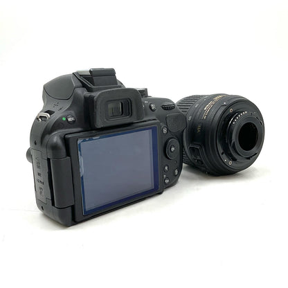【全額返金保証】【最速発送】Nikon デジタル一眼 D5200 18-55 VR レンズキット [ブラック] 動作確認済