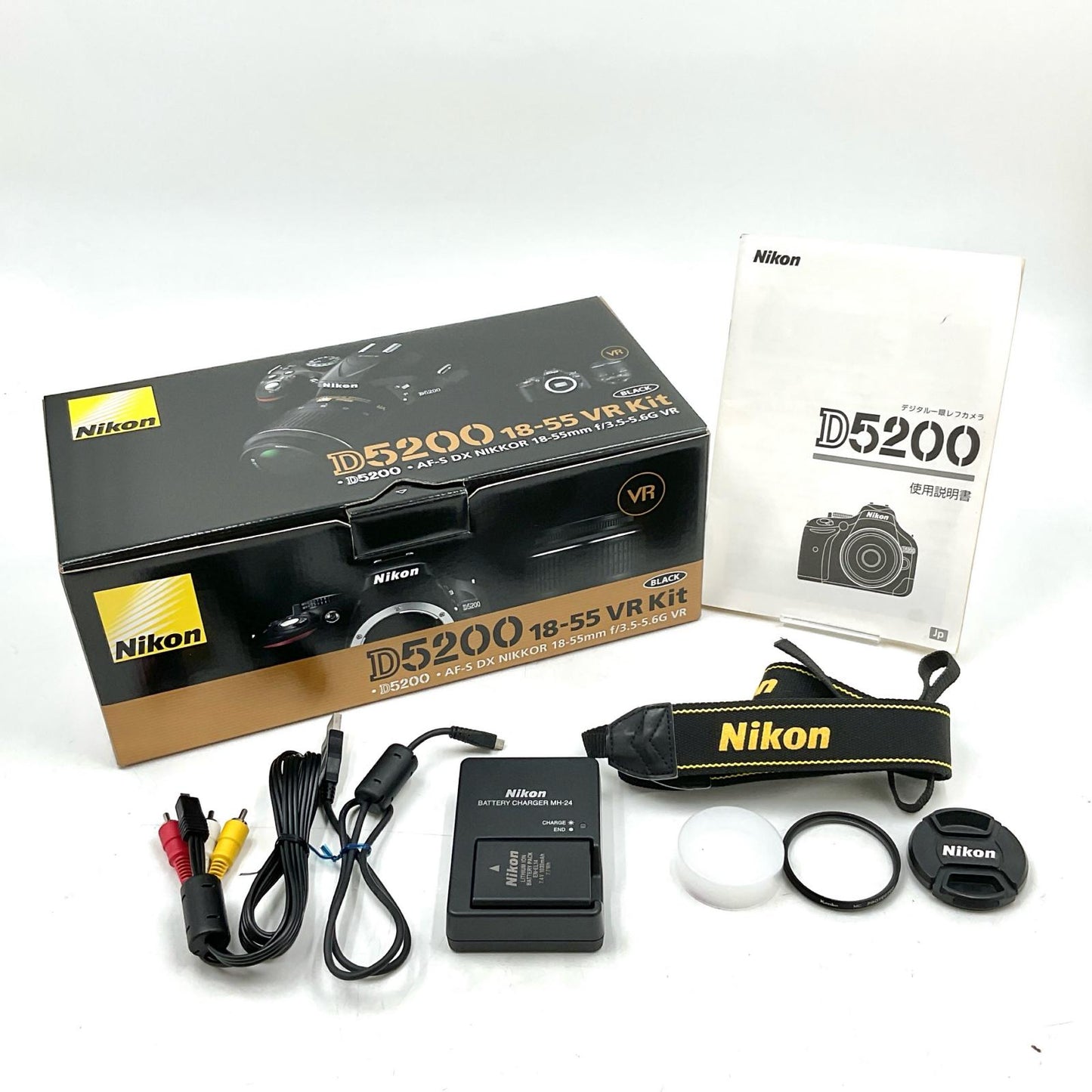 【全額返金保証】【最速発送】Nikon デジタル一眼 D5200 18-55 VR レンズキット [ブラック] 動作確認済