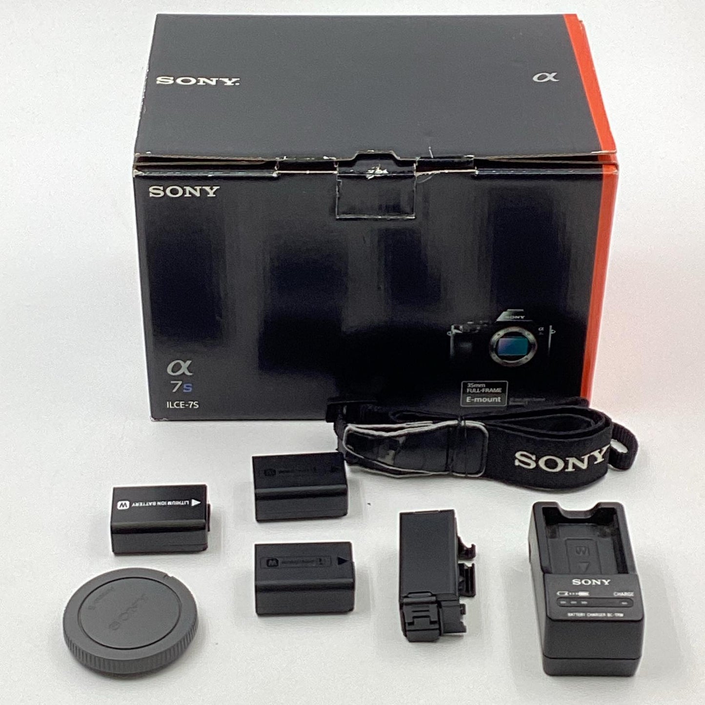 【最速発送】Sony デジタル一眼 α7S ILCE-7S ボディ ブラック【難有】