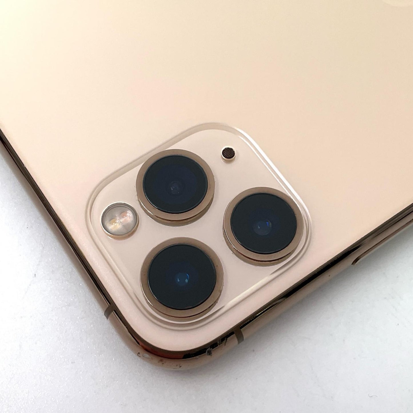 【全額返金保証】【最速発送】Apple iPhone iPhone 11 Pro Max 64GB  docomo SIMフリー 白ロム 動作確認済 85%