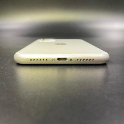 【全額返金保証】【最速発送】Apple iPhone iPhone 11 64GB ホワイト au 白ロム 動作確認済 91.1%