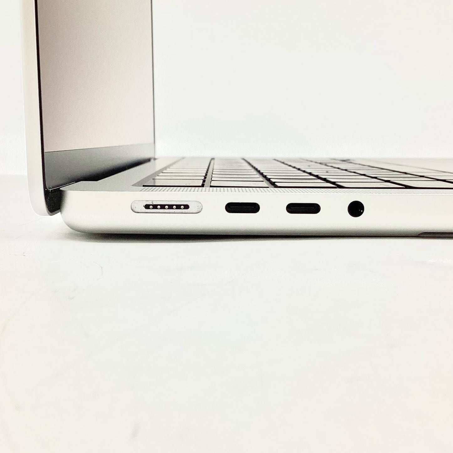 【全額返金保証】【最速発送】Apple MacBook Pro 14インチ 2023 Apple M3 Pro 36GB SSD 512GB シルバー 100% 動作確認済