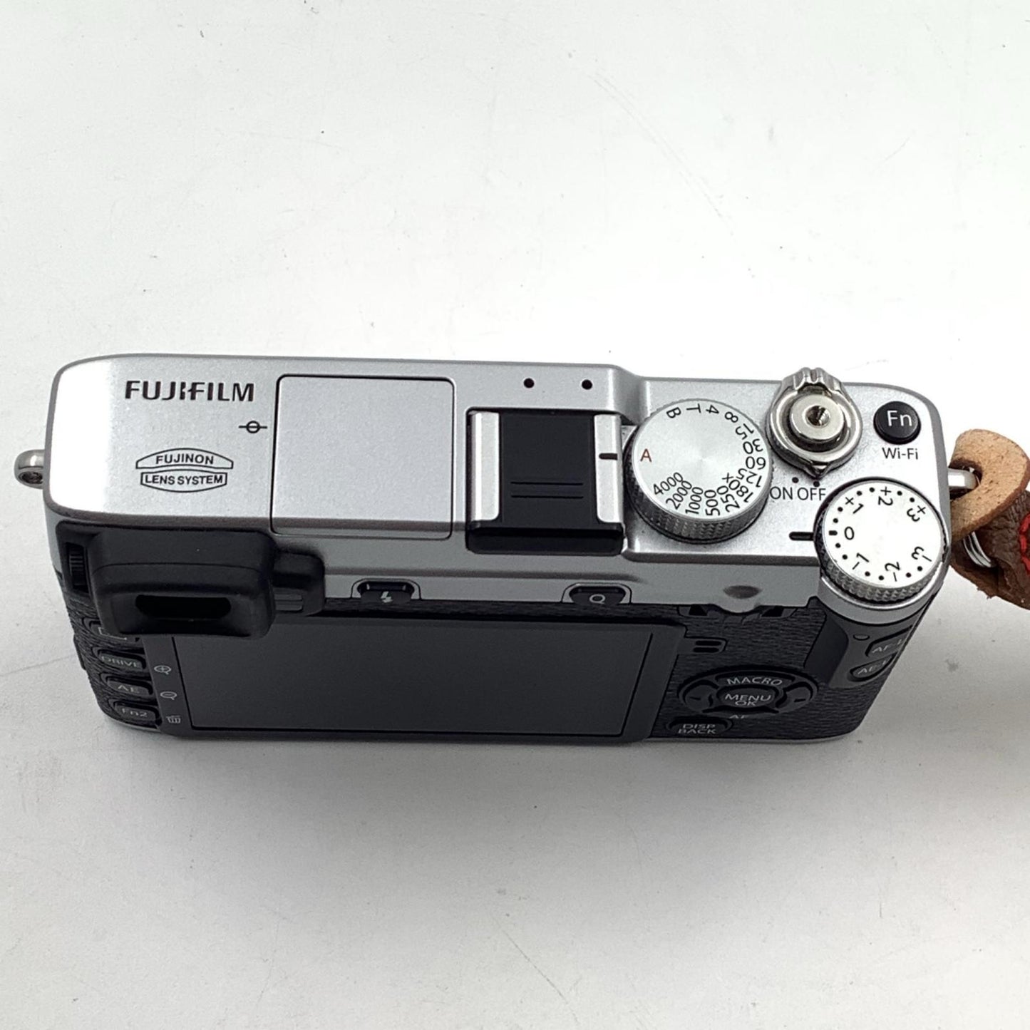 【全額返金保証】【最速発送】FUJIFILM デジタル一眼 X-E2 ボディ [シルバー] 美品 動作確認済