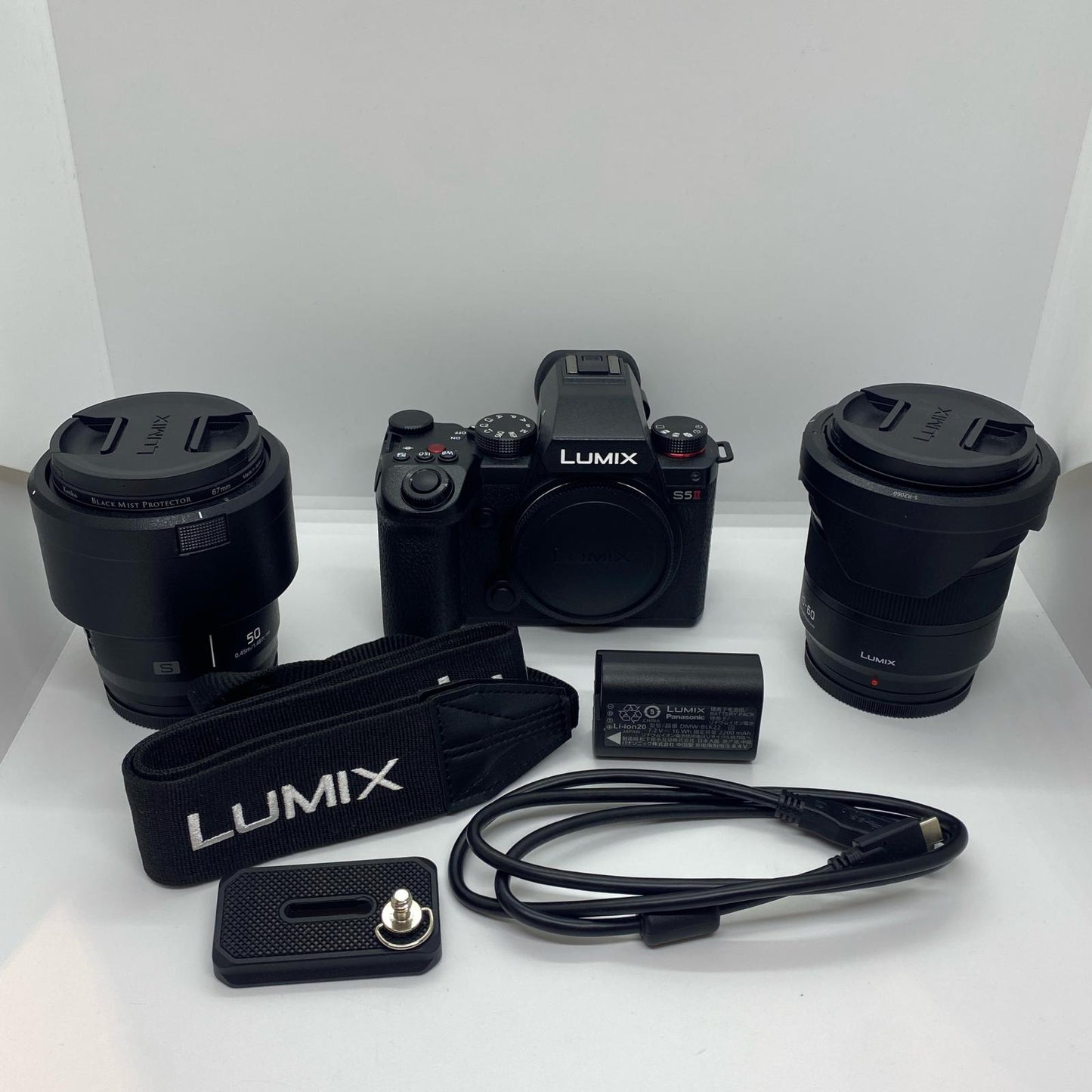 【全額返金保証】【最速発送】Panasonic デジタル一眼 LUMIX DC-S5M2W ダブルレンズキット ブラック 超美品 動作確認済