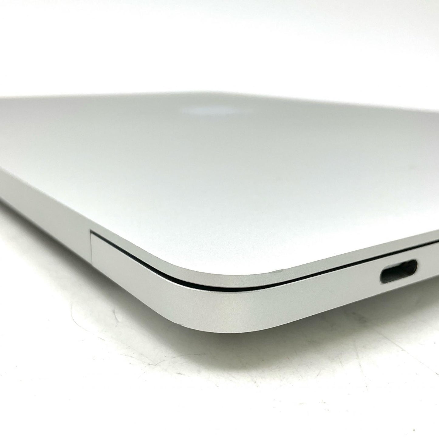【全額返金保証】【最速発送】Apple MacBook Pro 13インチ 2020 Apple M1 8GB SSD 256GB シルバー 91% 動作確認済