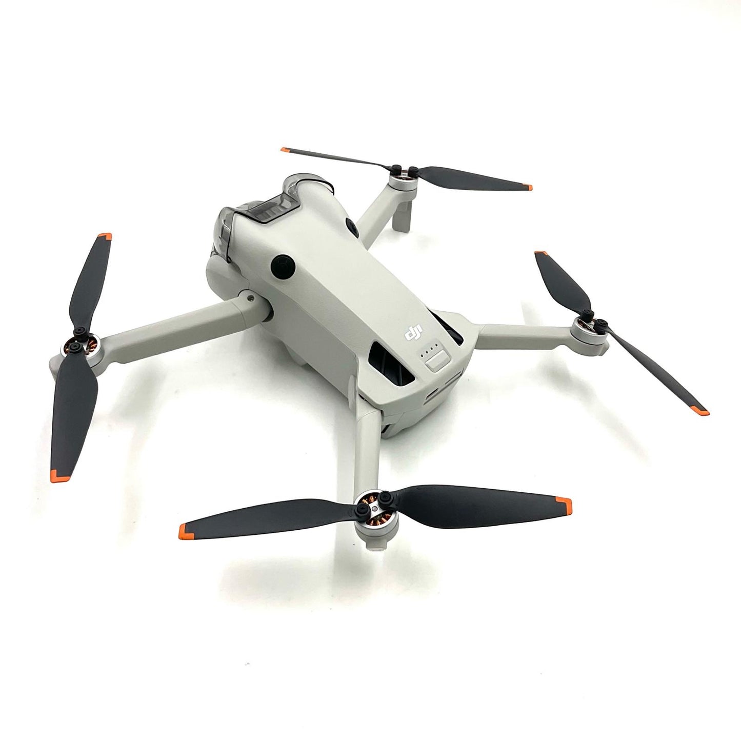 【全額返金保証】【最速発送】DJI DJI Mini 4 Pro Fly Moreコンボ Plus (DJI RC 2付属) 美品 動作確認済