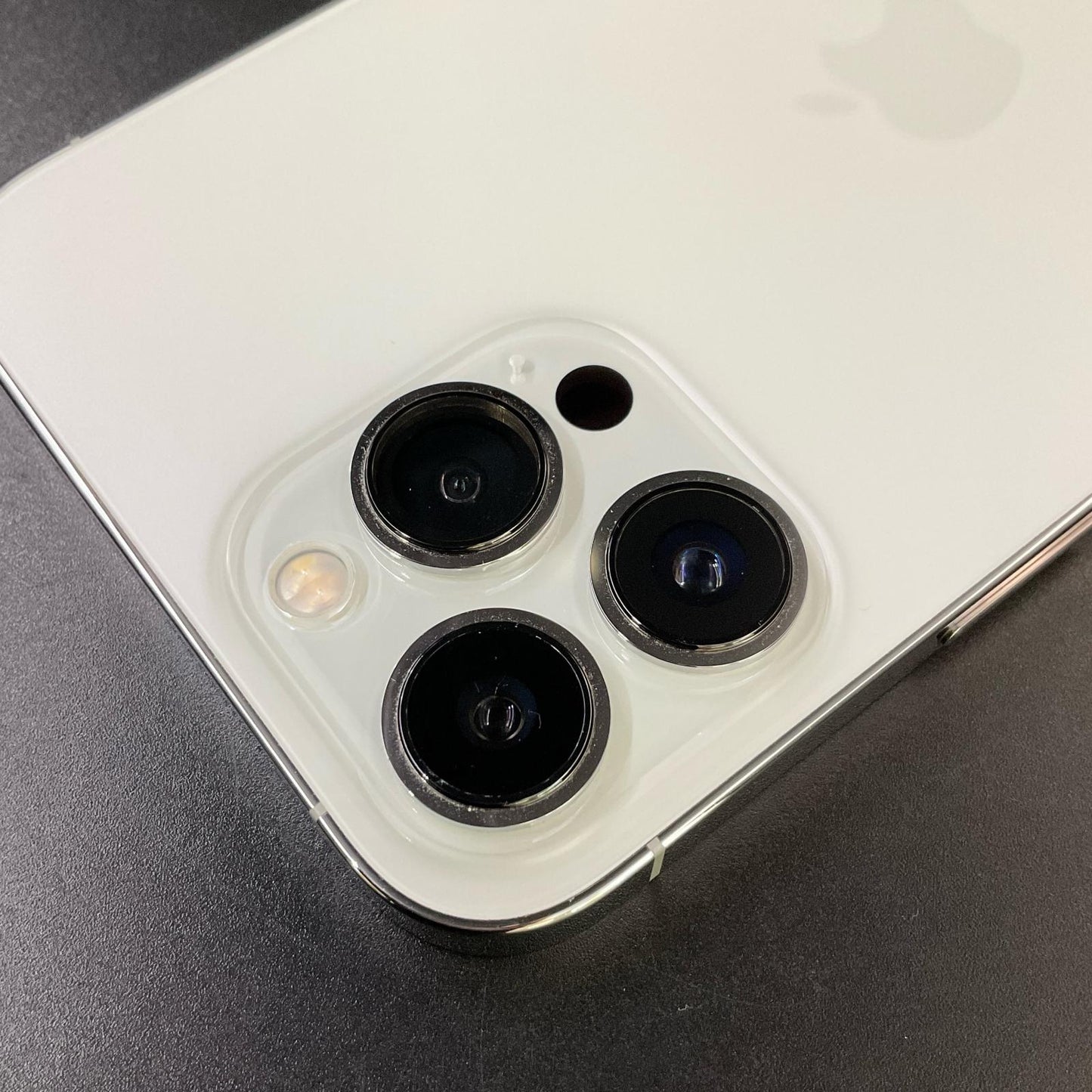 【全額返金保証】【最速発送】Apple iPhone iPhone 13 Pro Max 256GB ホワイト SIMフリー 白ロム 美品 動作確認済 86%