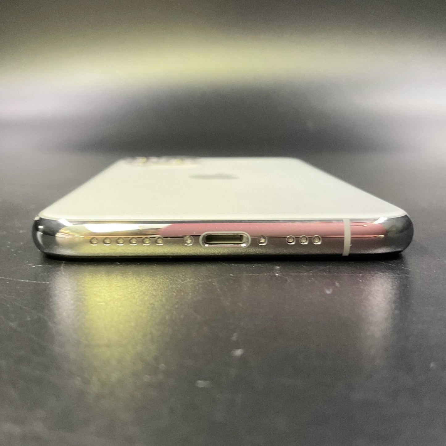【全額返金保証】【最速発送】Apple iPhone iPhone 11 Pro 64GB シルバー docomo 白ロム 超美品 動作確認済 100%