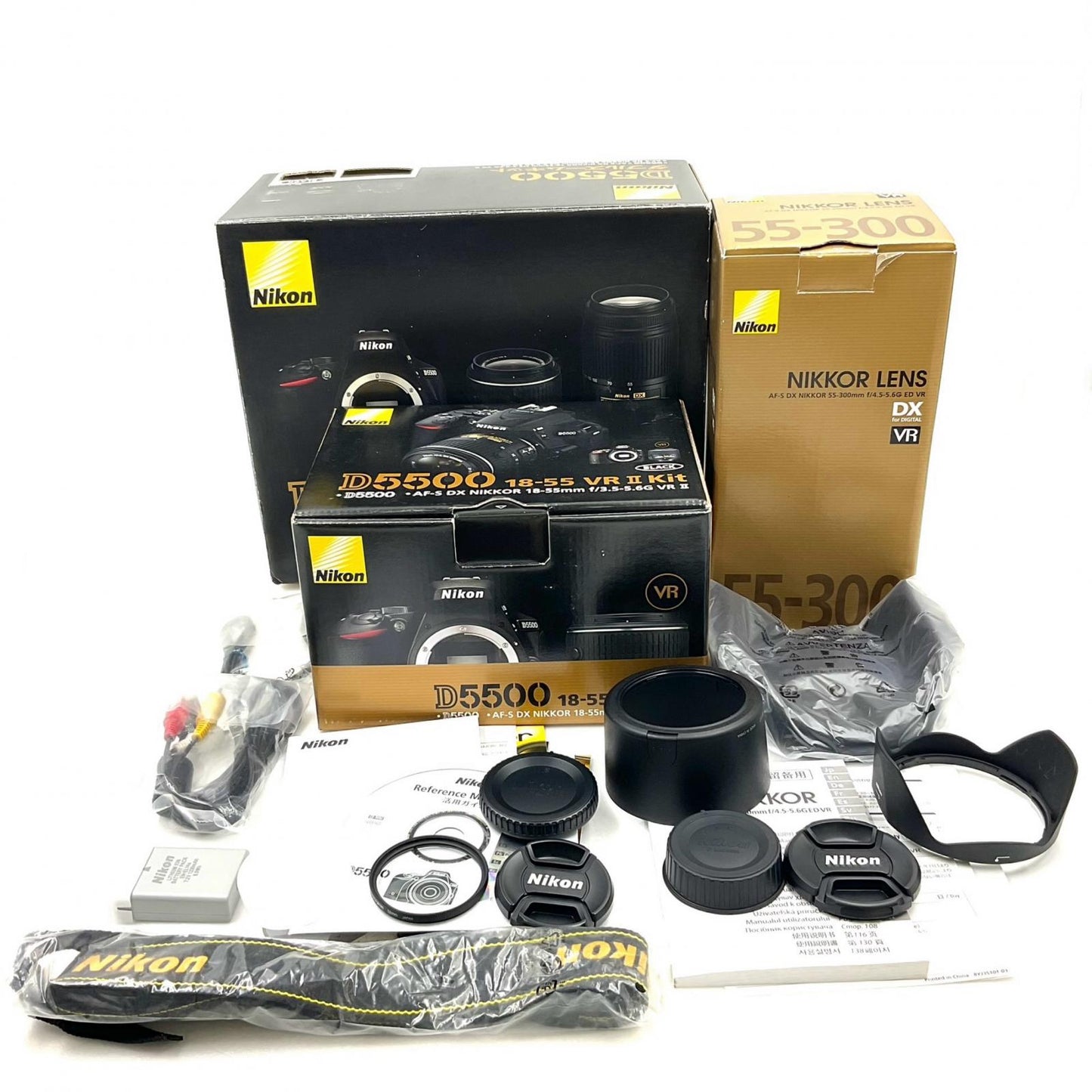 【全額返金保証】【最速発送】Nikon デジタル一眼 D5500 ダブルズームキット ブラック 美品 動作確認済