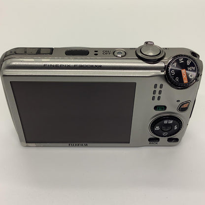 【全額返金保証】【最速発送】FUJIFILM コンパクトデジタルカメラ FinePix F300EXR [シルバー] 動作確認済