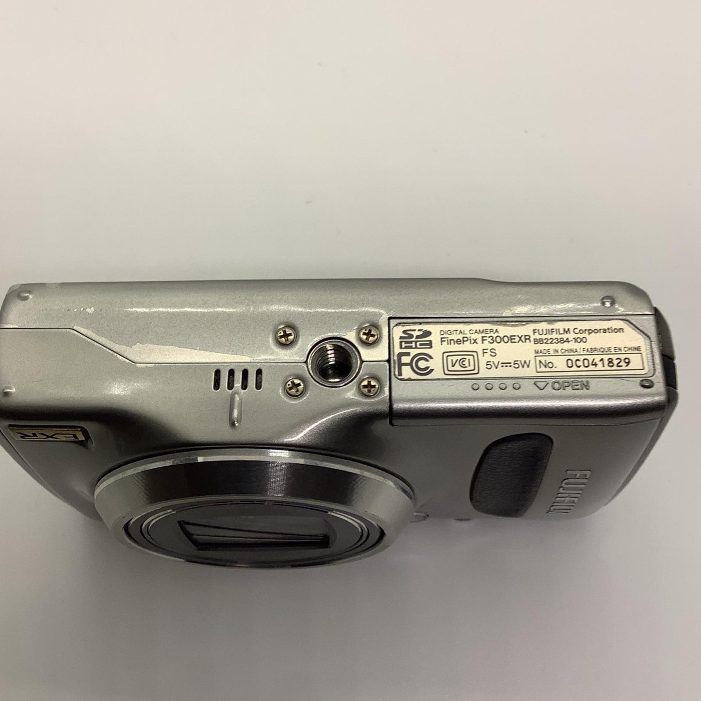 【全額返金保証】【最速発送】FUJIFILM コンパクトデジタルカメラ FinePix F300EXR [シルバー] 動作確認済