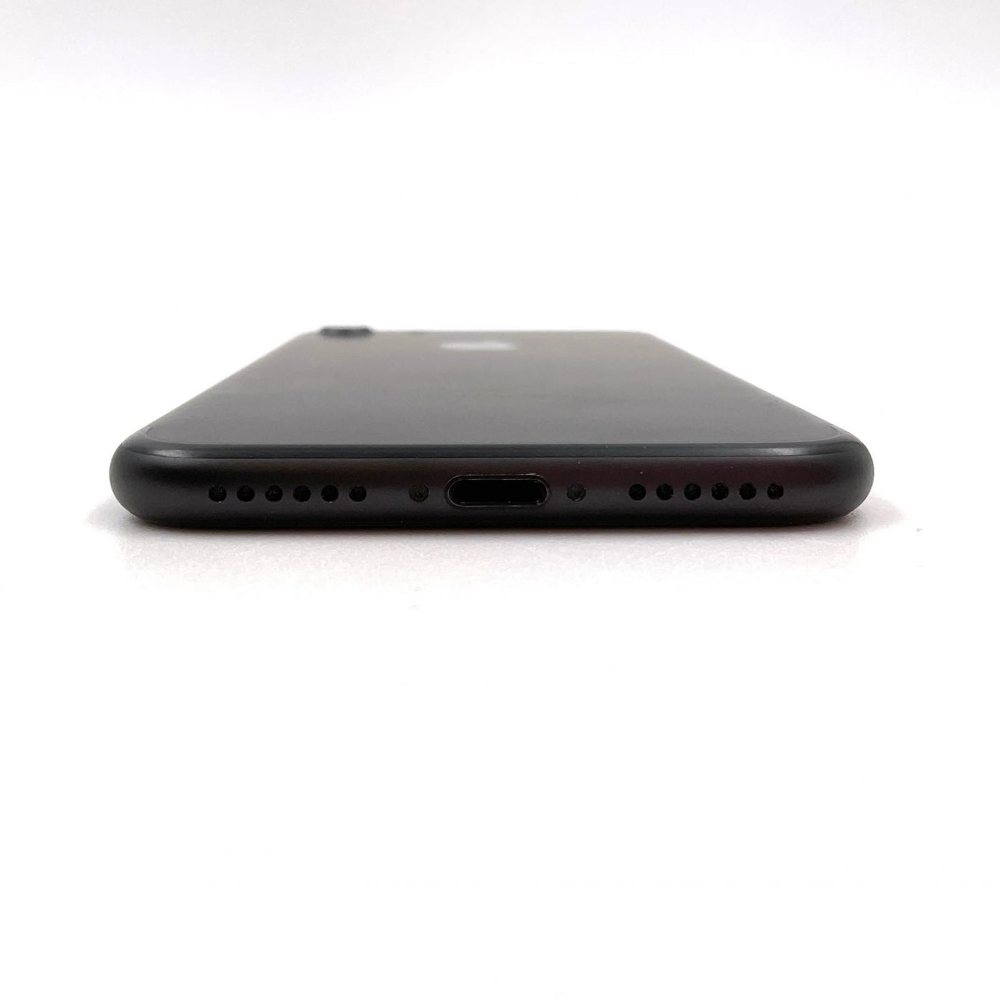 【全額返金保証】【最速発送】Apple iPhone iPhone 7 32GB ブラック au 白ロム 動作確認済 81%