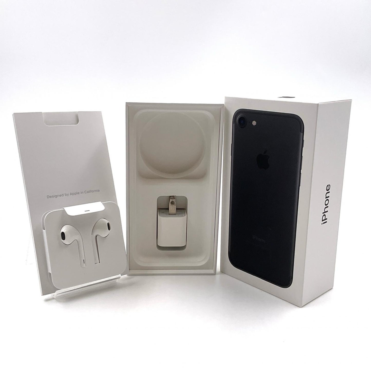 【全額返金保証】【最速発送】Apple iPhone iPhone 7 32GB ブラック au 白ロム 動作確認済 81%