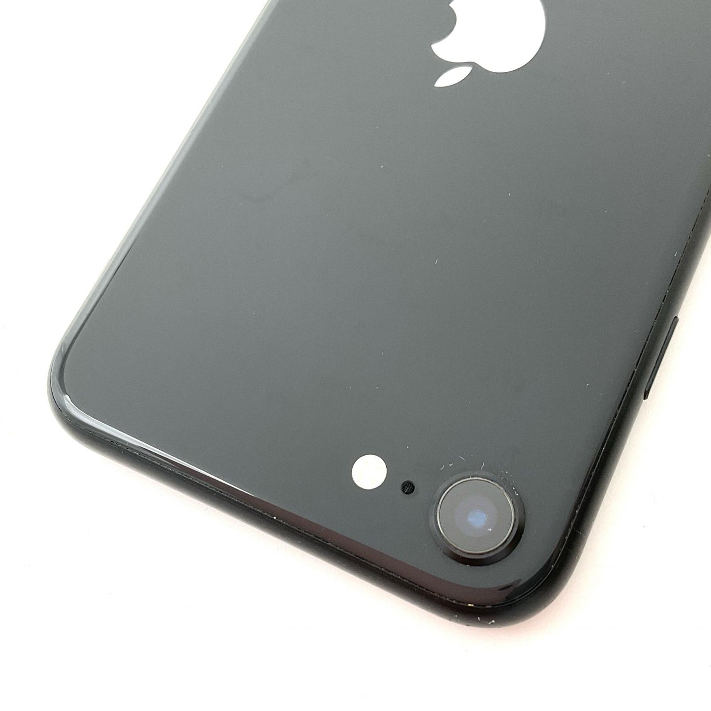 【全額返金保証】【最速発送】Apple iPhone iPhone SE（第2世代） 128GB ブラック docomo 白ロム 動作確認済 77%