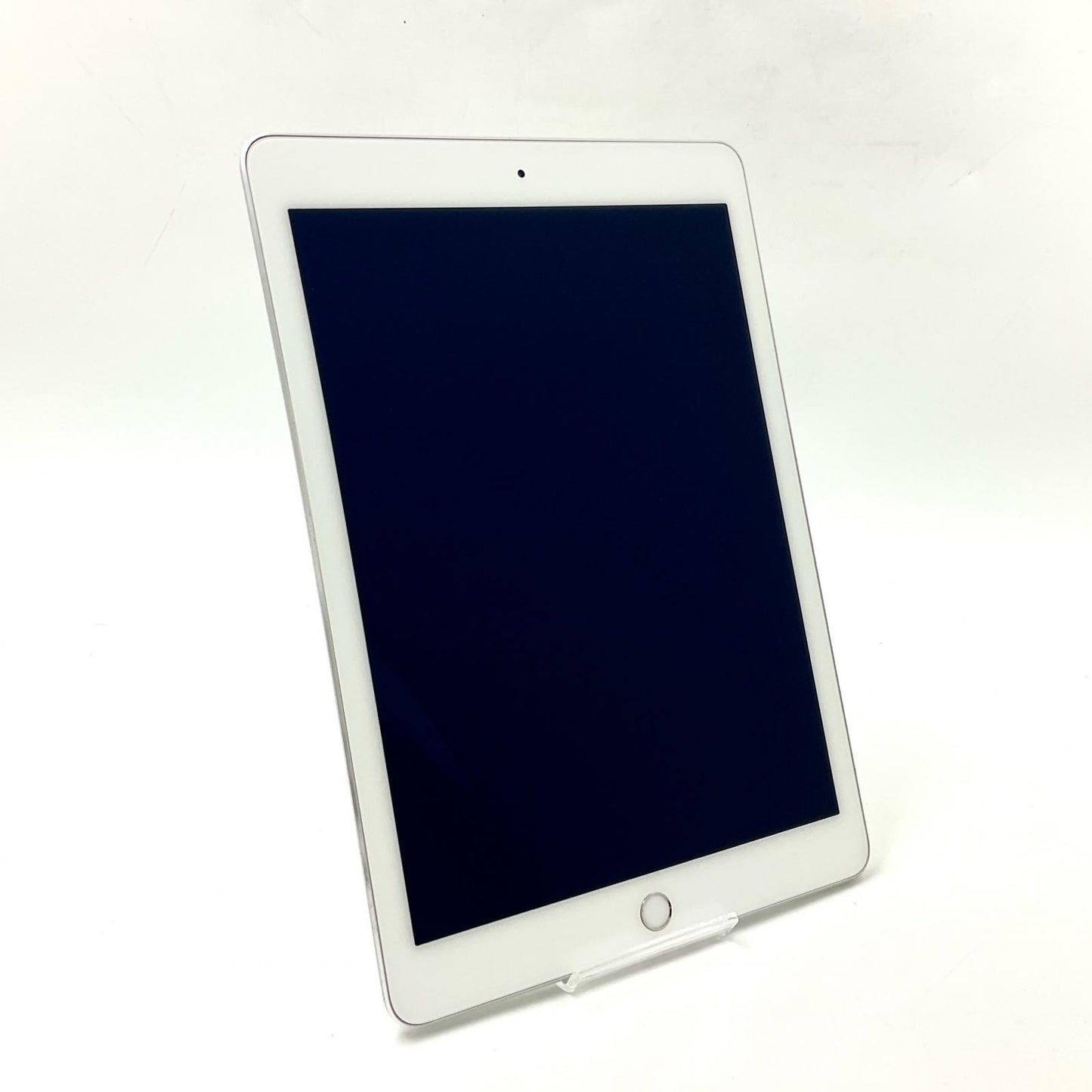 【最速発送】Apple iPad Air 9.7インチ 第2世代 32GB シルバー Wi-Fi【難有】