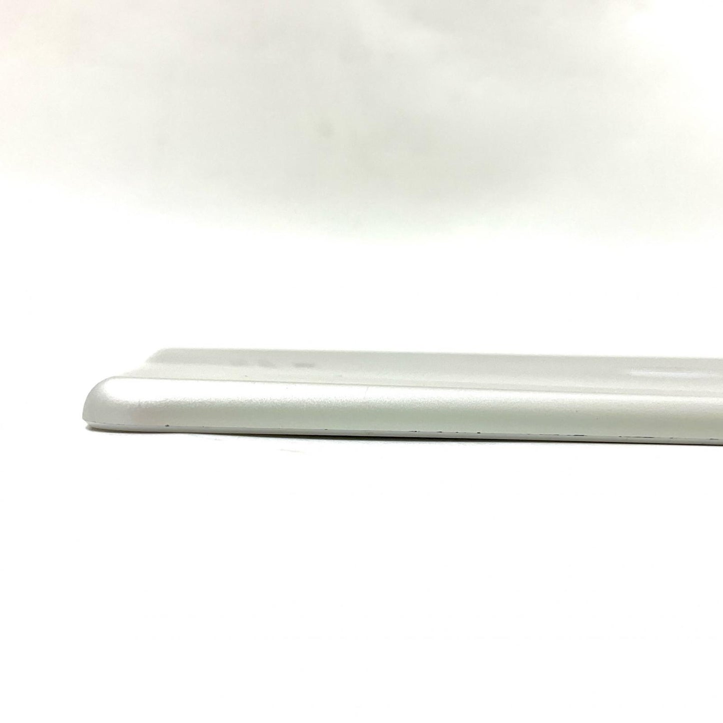 【最速発送】Apple iPad Air 9.7インチ 第2世代 32GB シルバー Wi-Fi【難有】