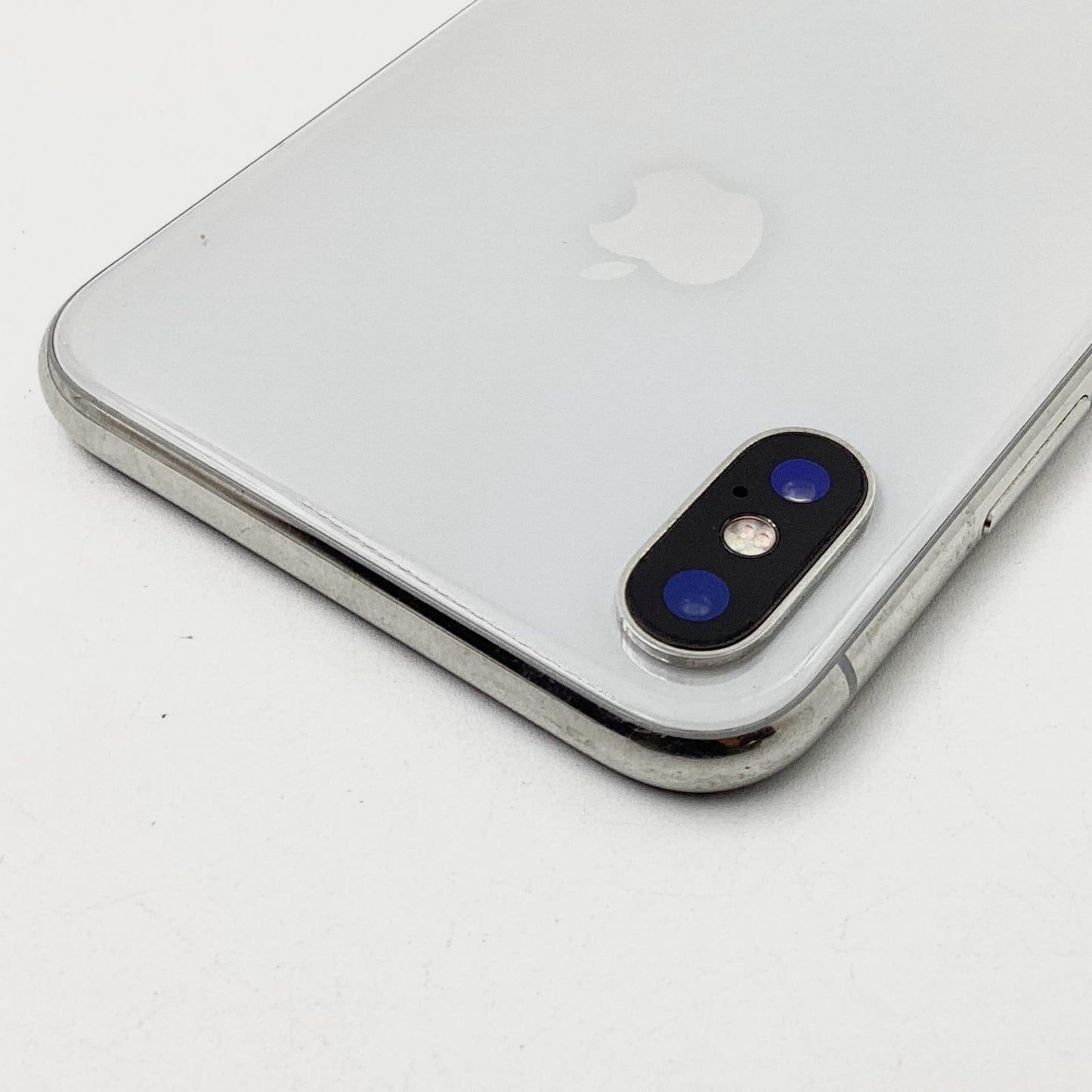 【最速発送】Apple iPhone iPhone X 64GB シルバー docomo 白ロム【難有】 78%