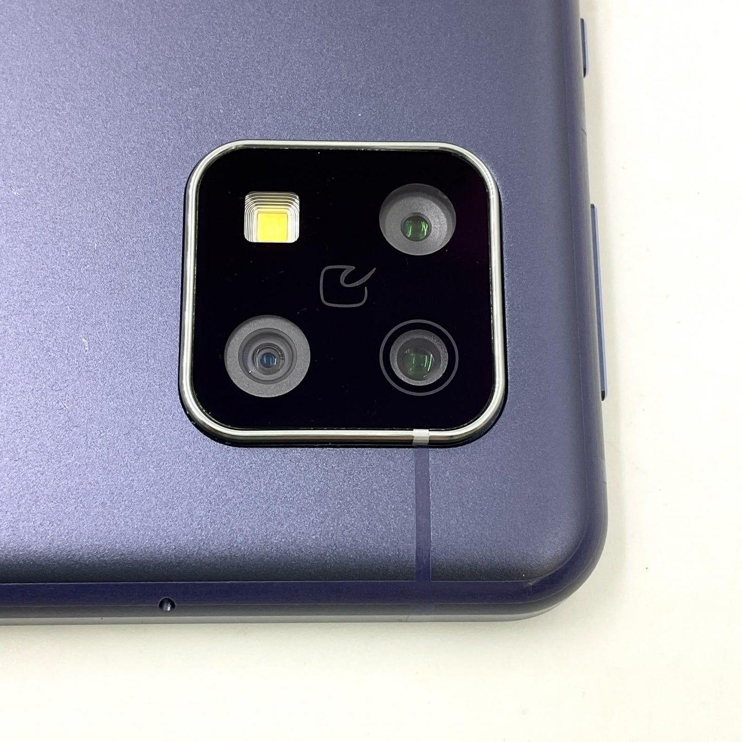 【最速発送】SHARP AQUOS sense5G 64GB ニュアンスブラック docomo SH-53A 白ロム【難有】