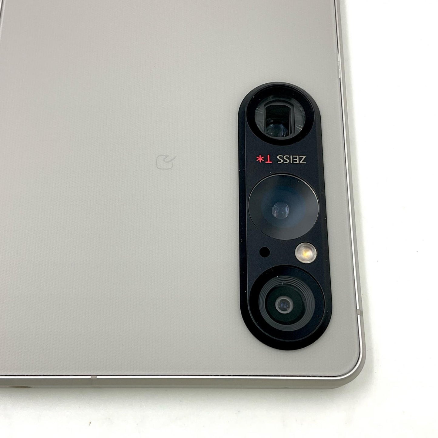 【全額返金保証】【最速発送】Sony Xperia 1 V 256GB プラチナシルバー docomo SO-51D 超美品 動作確認済
