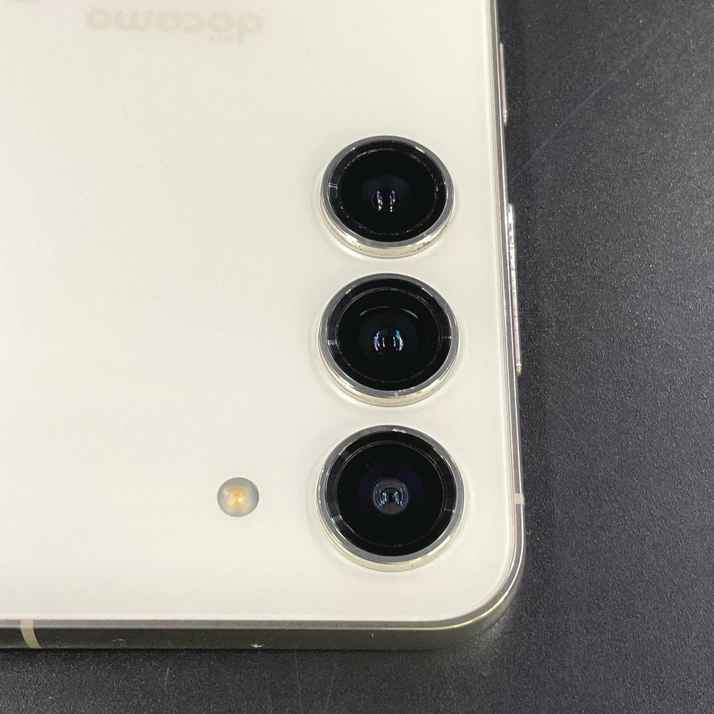 【全額返金保証】【最速発送】SAMSUNG Galaxy S23 256GB クリーム docomo SC-51D 白ロム 動作確認済